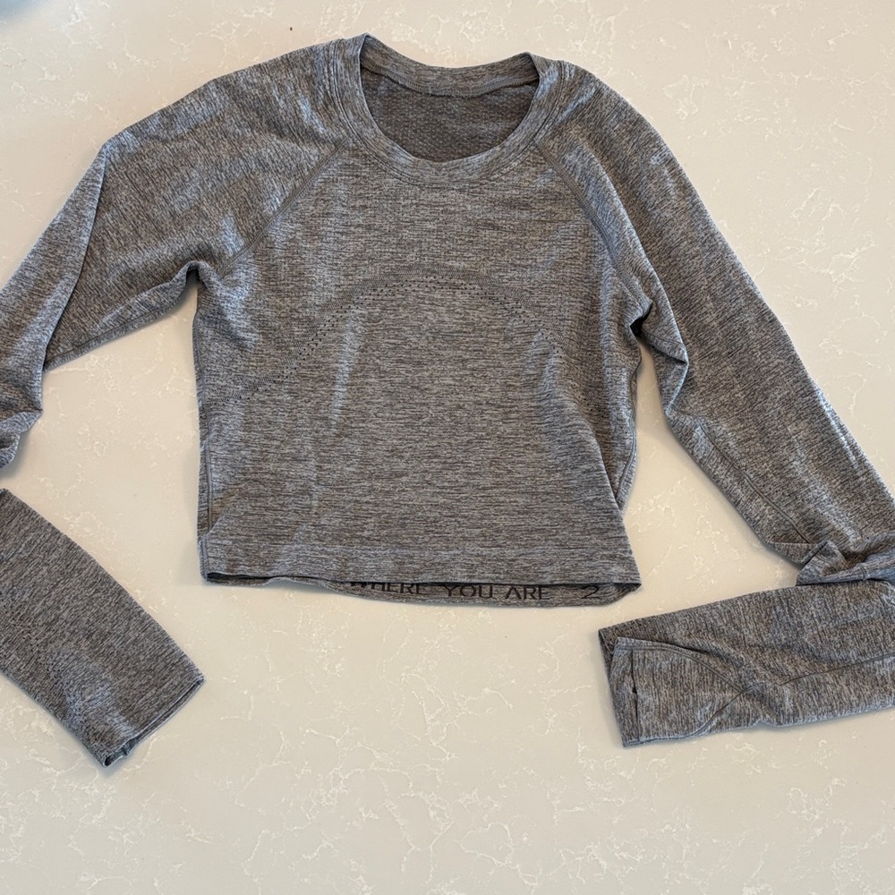 Lululemon Gray Long Sleeve Cropped shirt